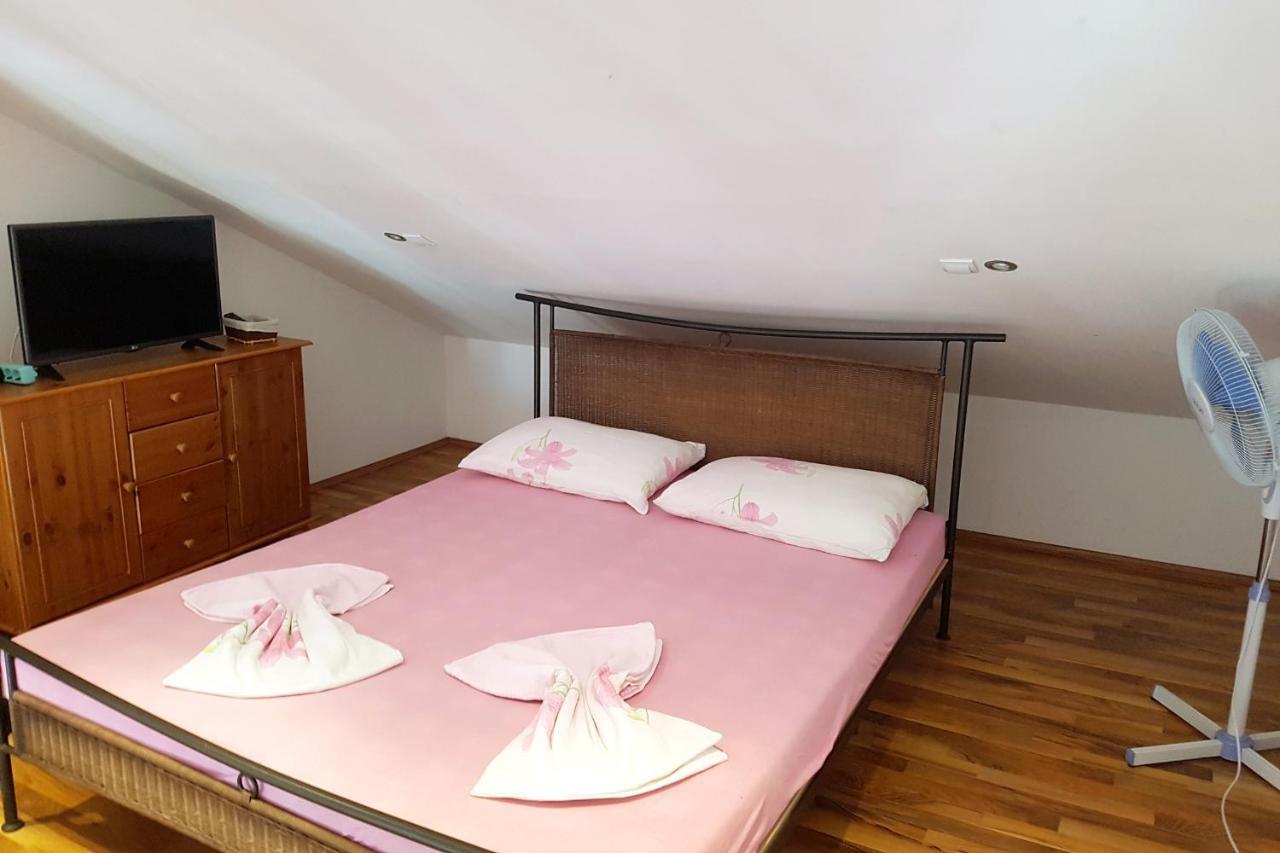 Apartments By The Sea Gradac, Makarska - 6661 Gradac  Bagian luar foto