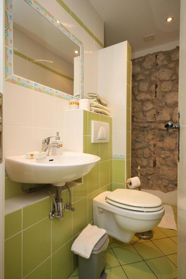Apartments By The Sea Gradac, Makarska - 6661 Gradac  Bagian luar foto