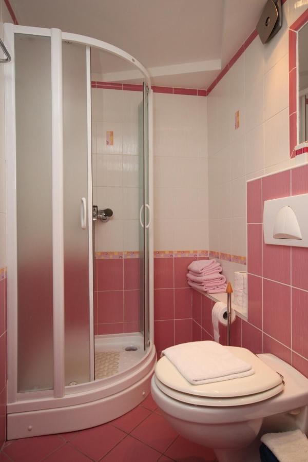 Apartments By The Sea Gradac, Makarska - 6661 Gradac  Bagian luar foto